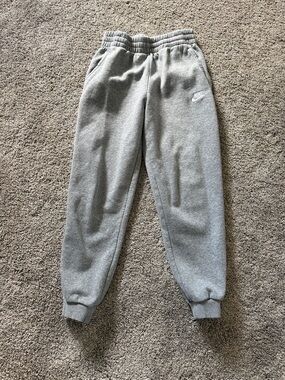 Nike Kids Gray Heather Sweatpants with Embroidered Logo